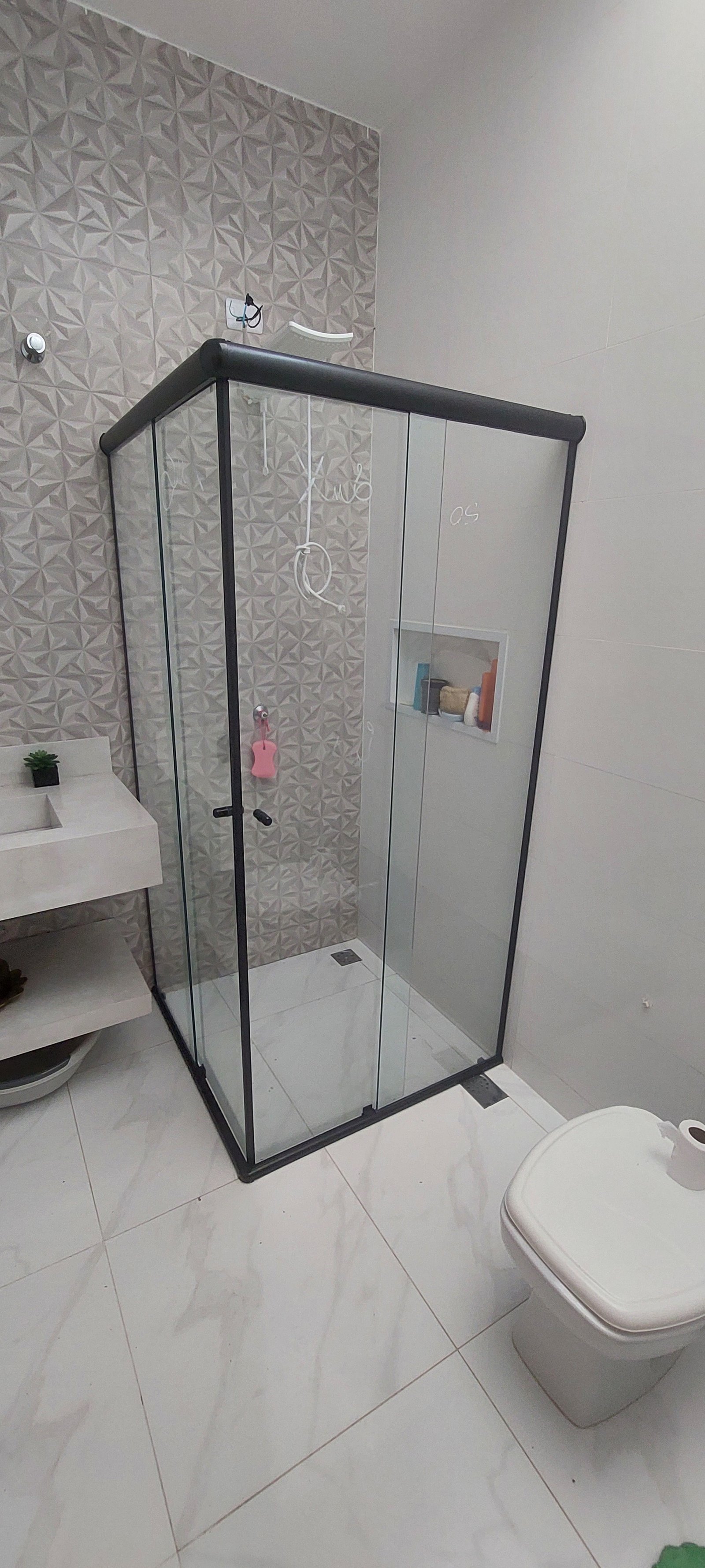 Detalhe de instalação em vidro